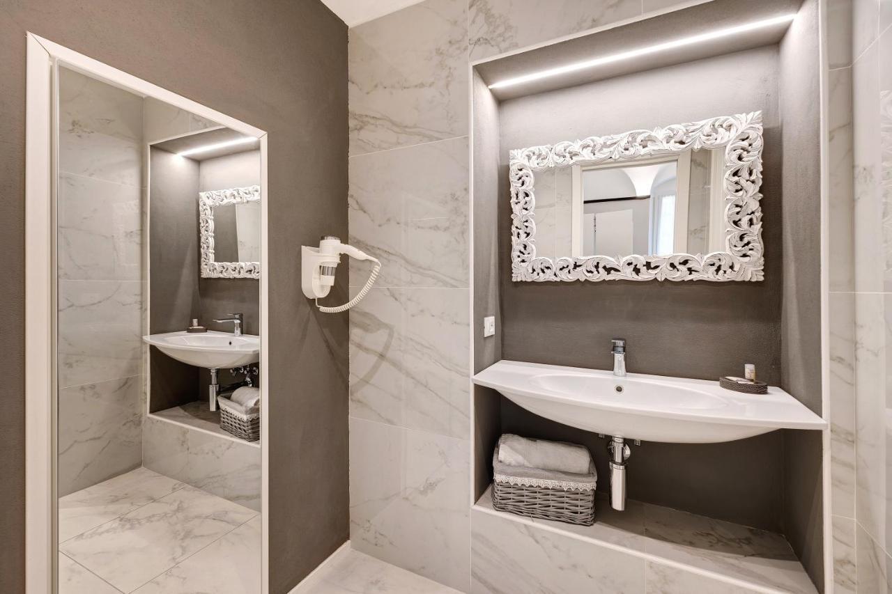 Suite Maribru Alassio Exteriör bild